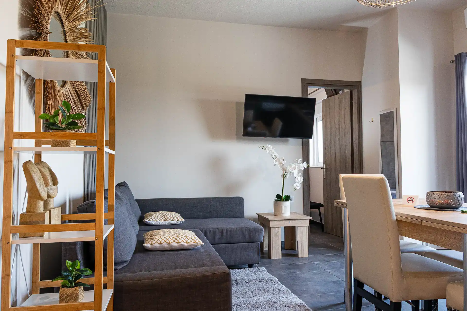 George V Luxury Apartments - Room 2