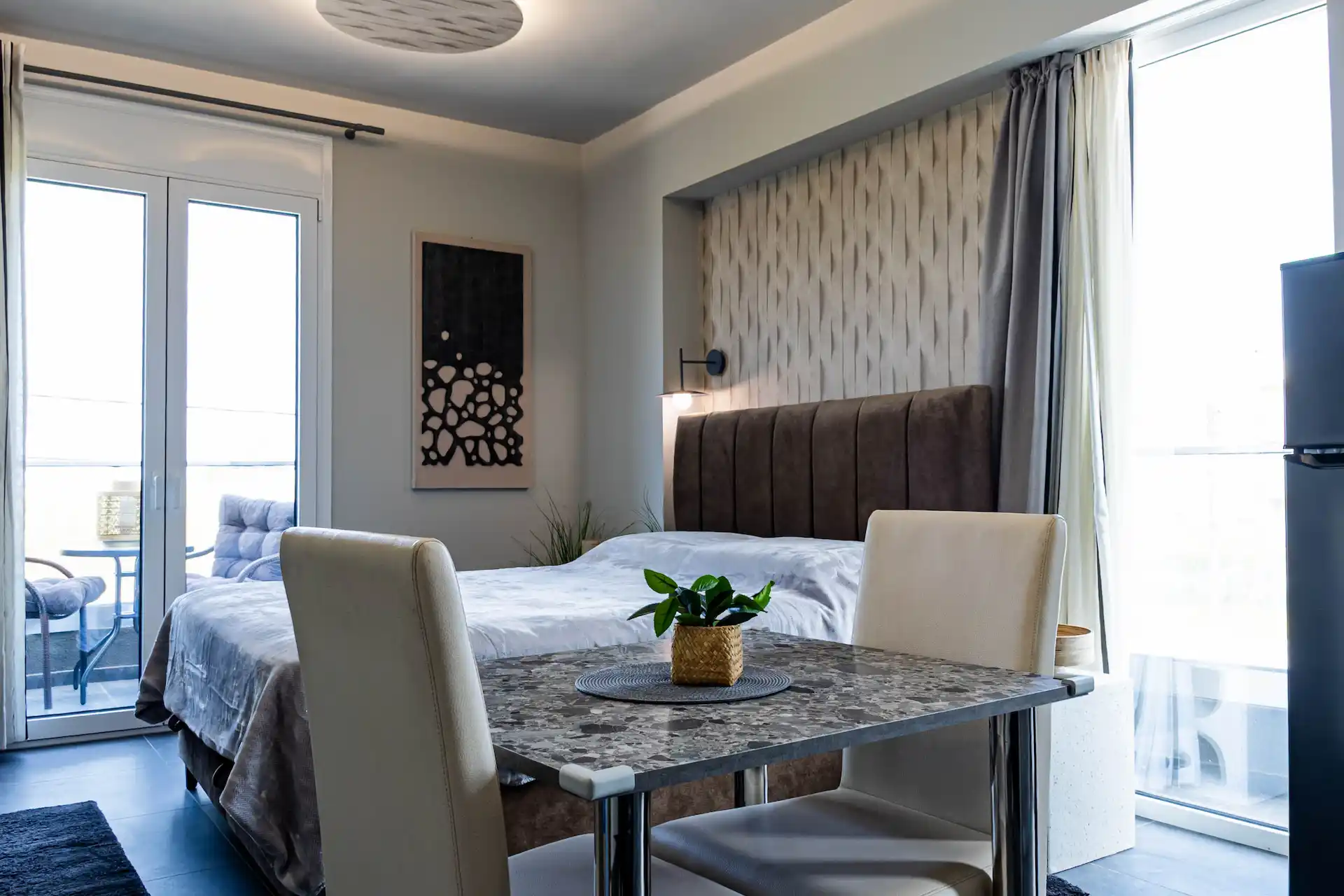 George V Luxury Apartments - Room 3